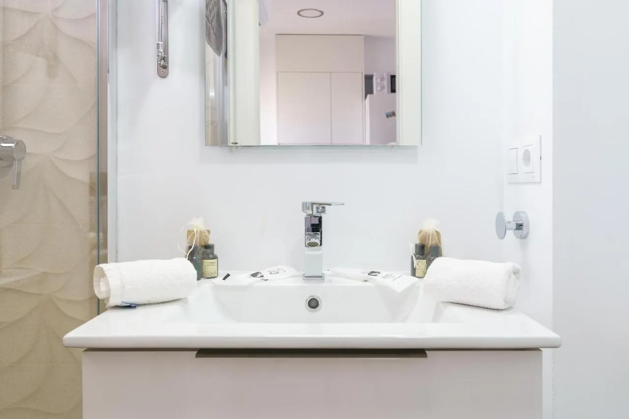 Amazing Views Beachfront Apartment With Swimming Pool Benalmádena 0*,  Espanha