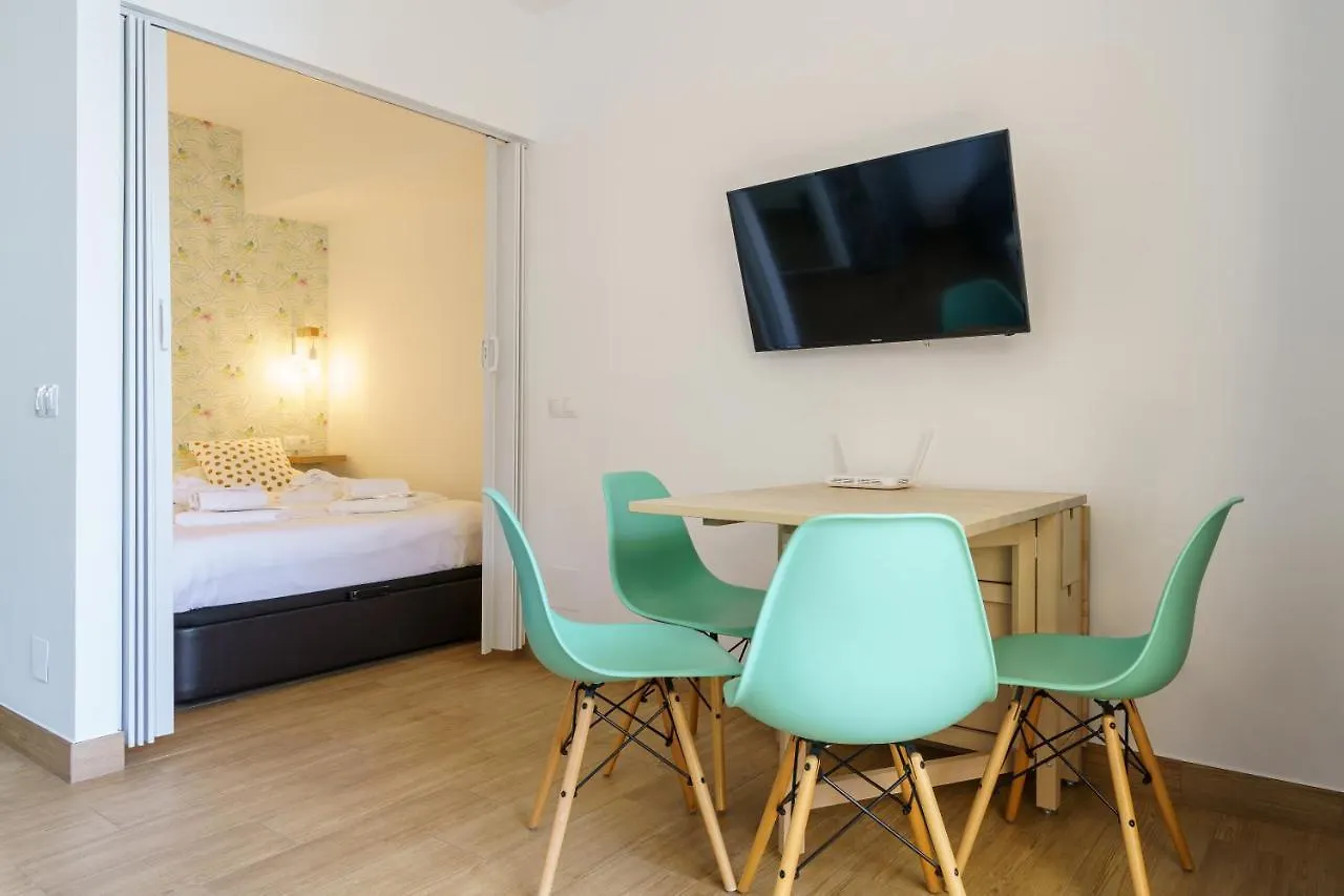 בנאלמדנה Amazing Views Beachfront Apartment With Swimming Pool