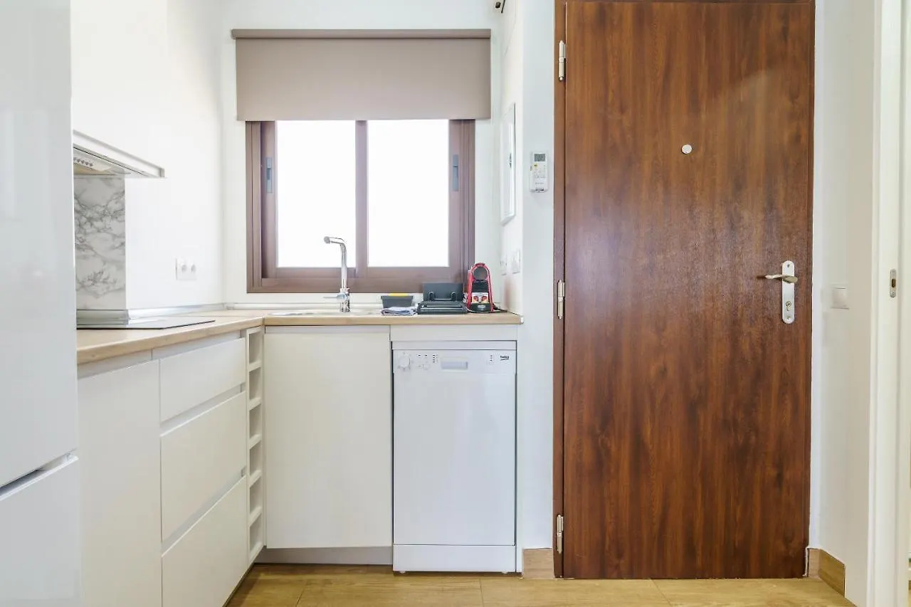 בנאלמדנה Amazing Views Beachfront Apartment With Swimming Pool