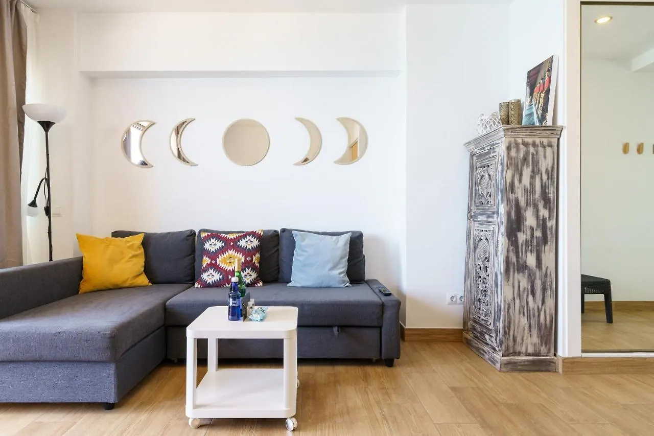 בנאלמדנה Amazing Views Beachfront Apartment With Swimming Pool