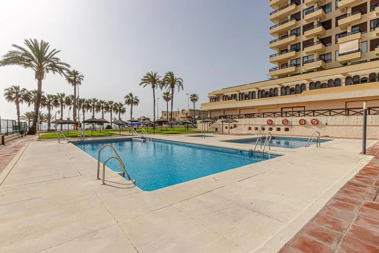 בנאלמדנה Amazing Views Beachfront Apartment With Swimming Pool